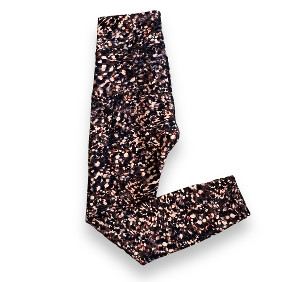 Lululemon Women's Invigorate workout pants yoga pants, Sz 2 - Picture 6 of 17